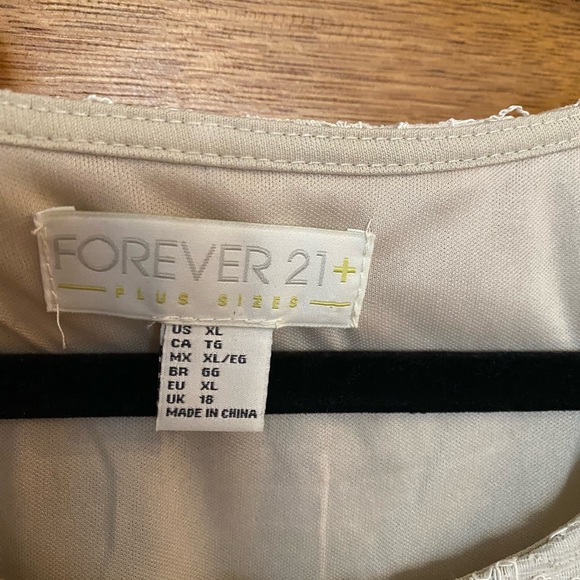 Forever 21 off-white lace dress with nude lining - Picture 4 of 4